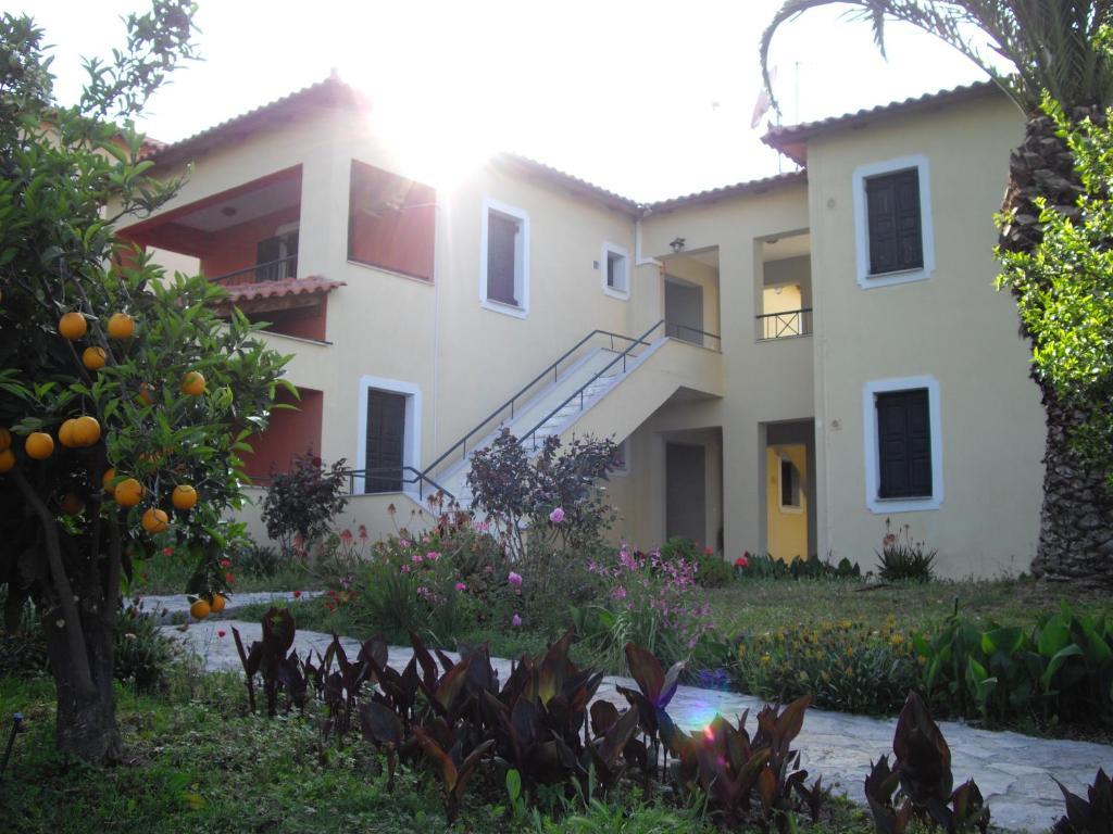 Magda Hotel Apartments Epidaurus ภายนอก รูปภาพ